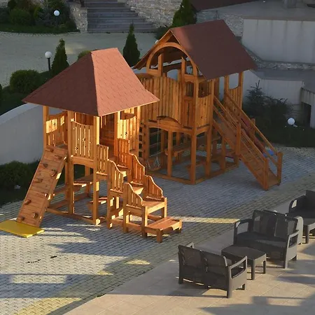 Apartment G6 *